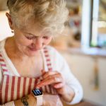 montre connectée pour personnes âgées