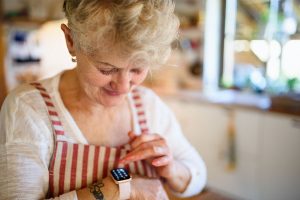 montre connectée pour personnes âgées