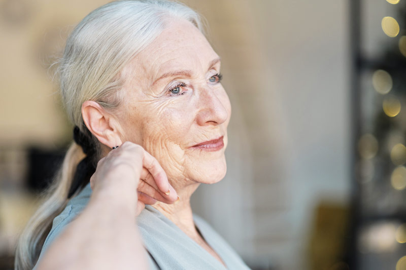 Femme senior, heureuse, en pleine santé.