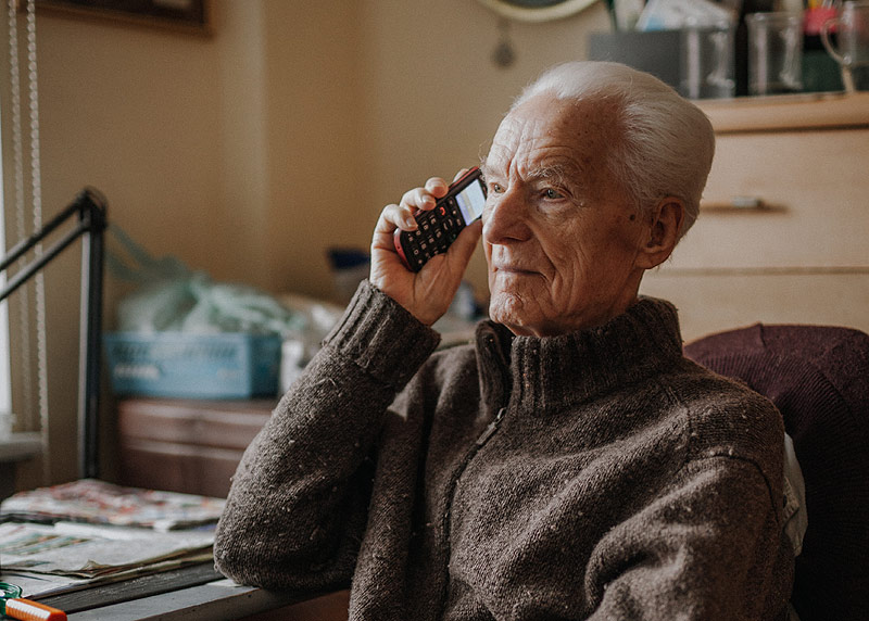 Téléphone portable pour senior.
