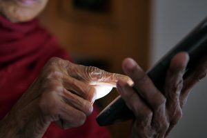 Téléphone portable pour senior