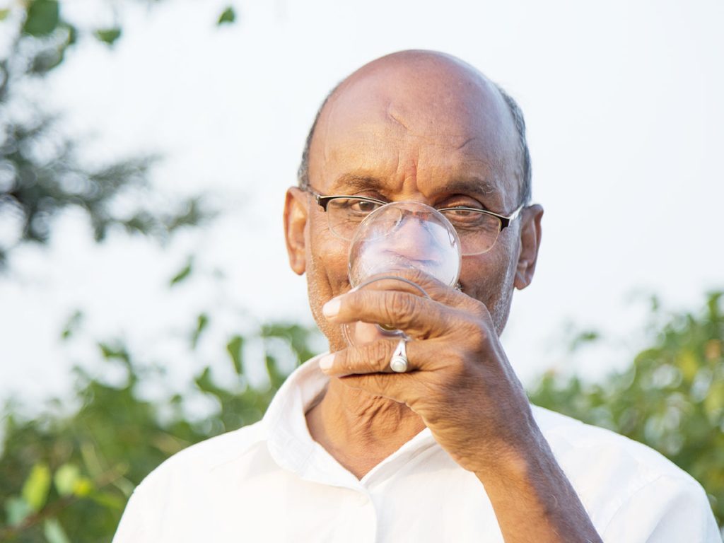 Pneumonie ou eau dans les poumons chez la personne âgée : comment les différencier ?