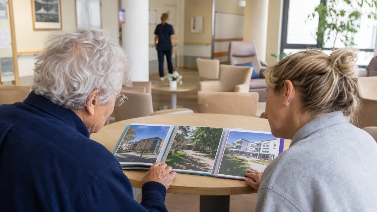 Comparer trois types de maisons retraite